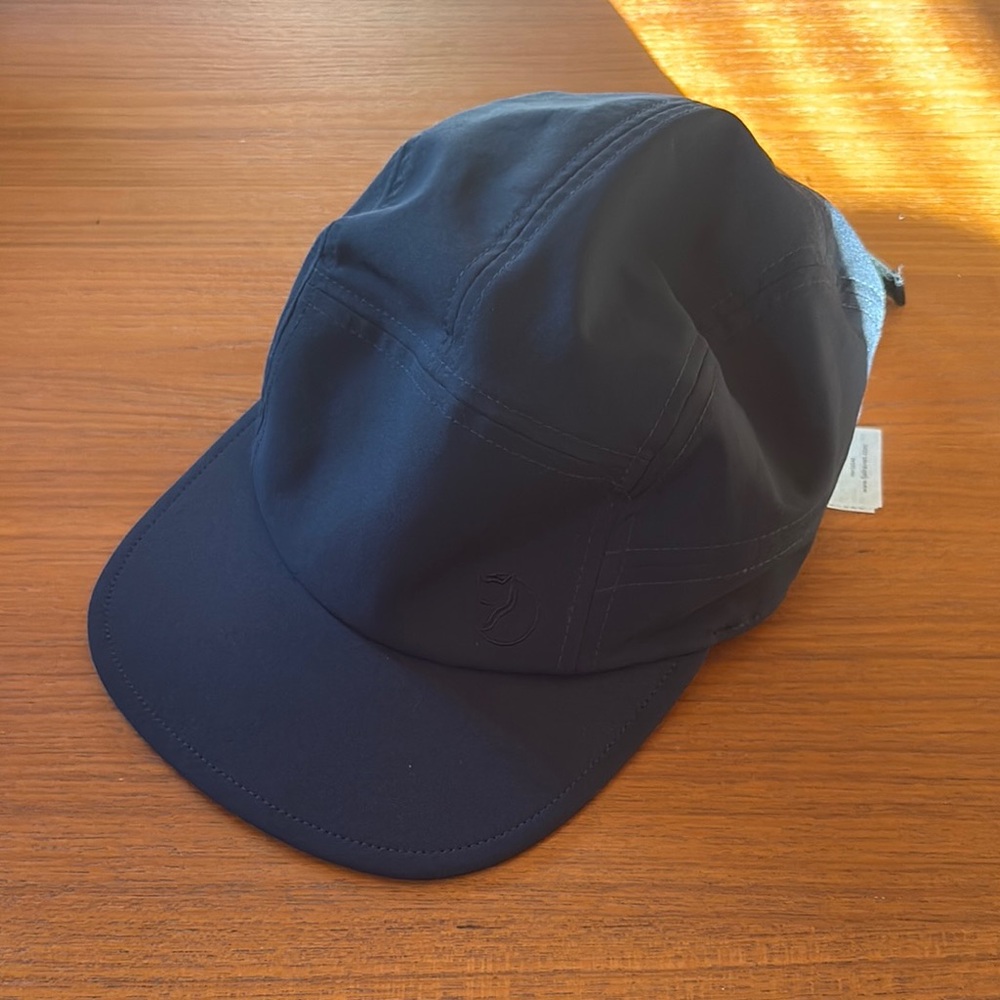 Fjällräven Abisko Hike Lite Cap – Dark Navy (NWT)